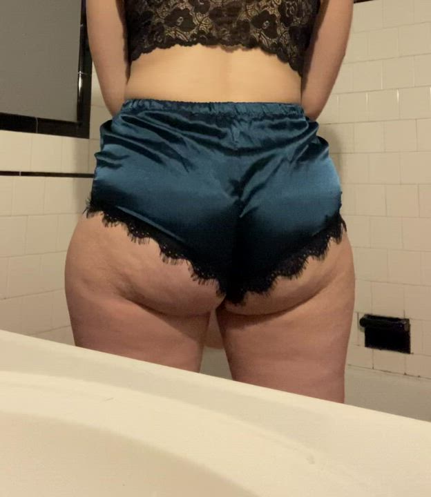 Does my butt make you weep?