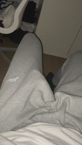 Now I understand why everyone loves these grey sweats
