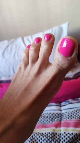 I heard you like pink toes...