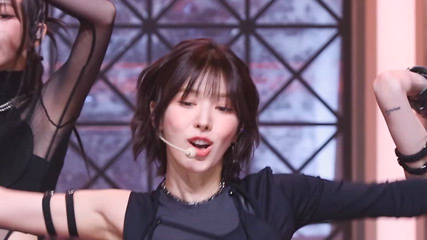 wendy - GOT the beat / red velvet (full vid in the comments)