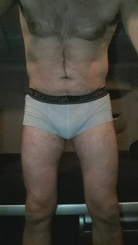 A gif from this dilf (50's) a double reveal ?
