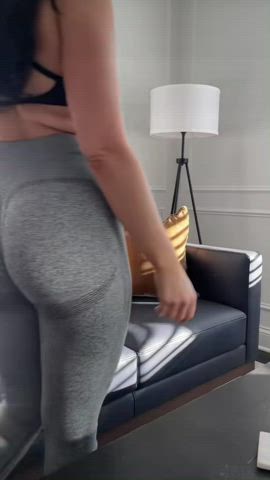 Who appreciates a thick ass and clean house?