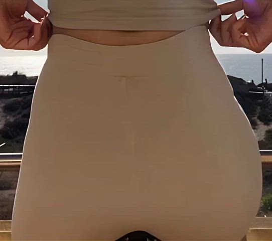 ai upscaled big ass blonde booty celebrity leggings clip