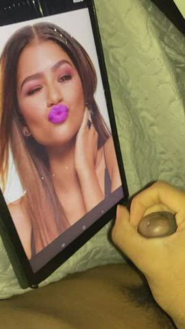 facial tribute zendaya clip