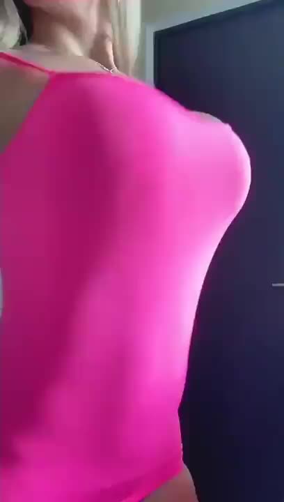 vanessa bohorquez booty in pink dress