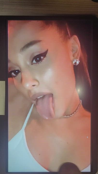 Ariana Grande Was Begging For Cum With This Pic 🤤