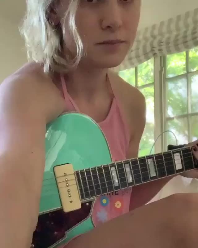 Does Brie Larson singing turn anyone else on?!