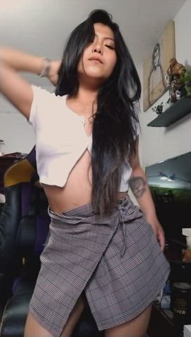 Cute Teasing Titty Drop Twerking clip