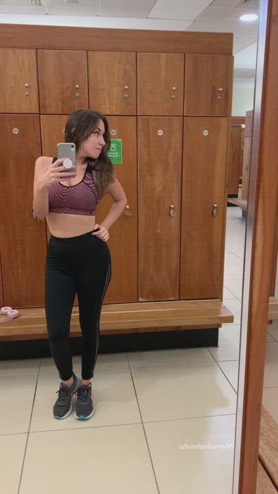 Flashing my double Ds in the gym [gif]