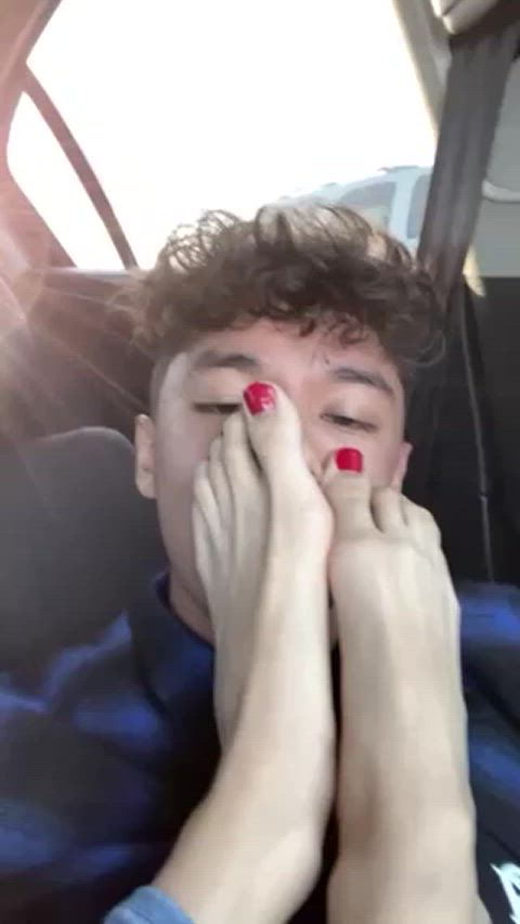 Sucking on long and slender red toes 😋😋🤤