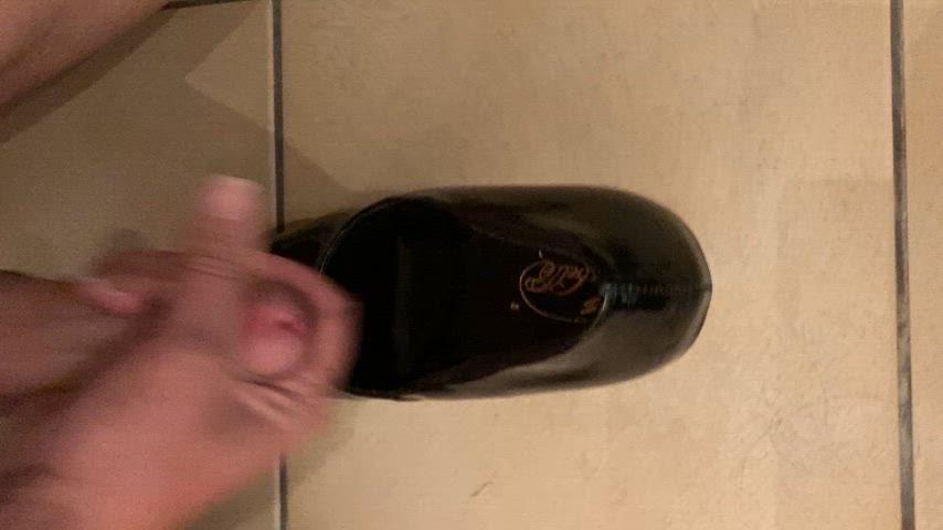 cum cumshot shoe shoes sissy sissy slut clip