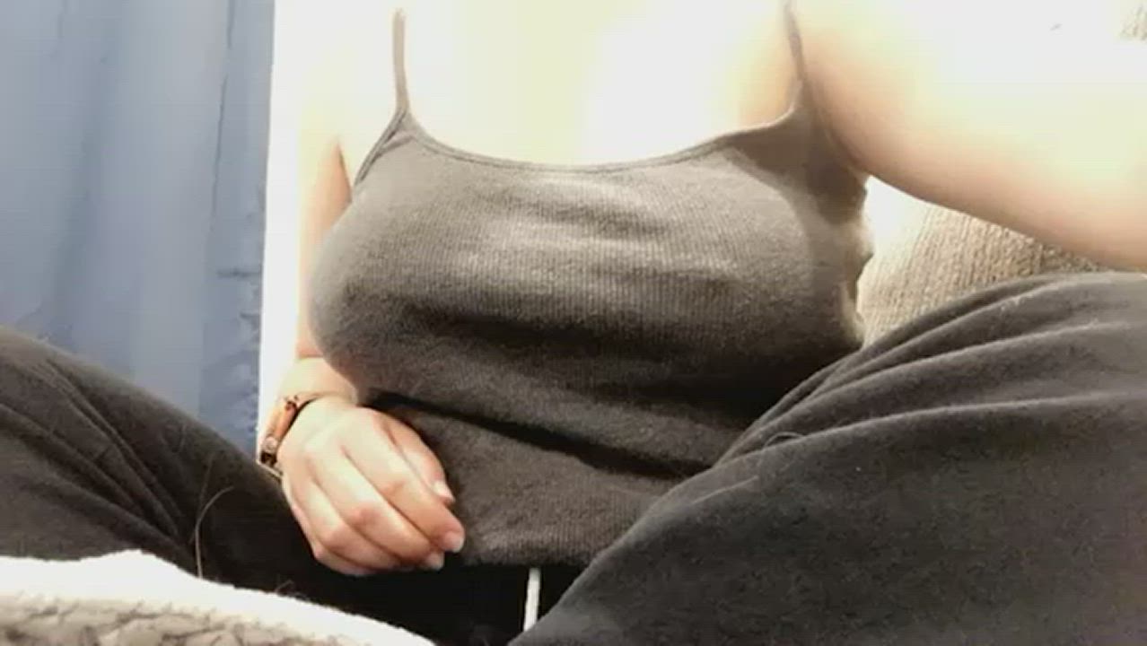 Big Tits Exposed Titty Drop clip