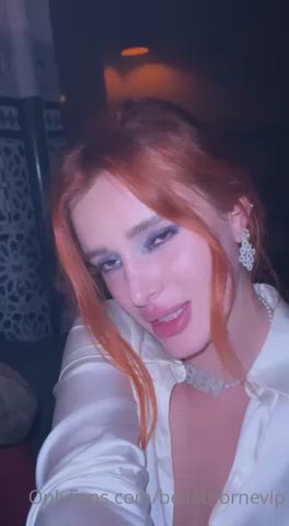 Bella Thorne Kiss Lesbian clip