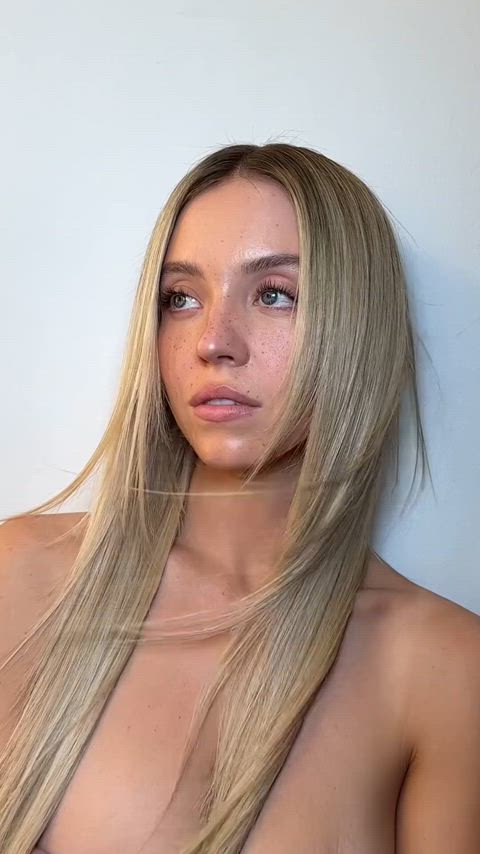 babe cute sfw sydney sweeney clip