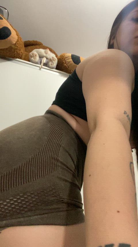 I want my farts to make you vibrate that big cock💨