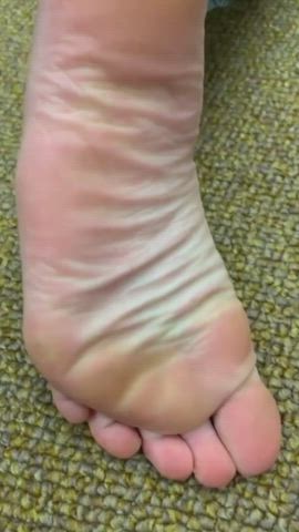 amateur coeds college feet foot fetish pawg public smelling soles clip