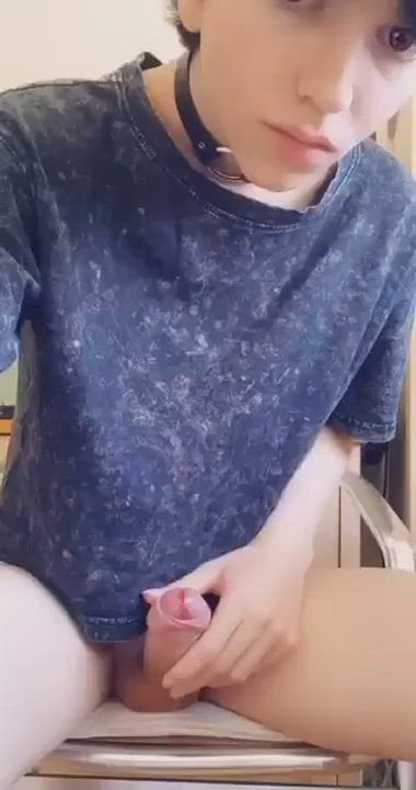 Sissy Solo clip