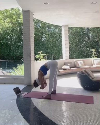 kate beckinsale spandex yoga clip