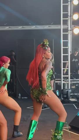 big ass brazilian celebrity costume dancing ebony slow motion thick clip