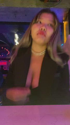 asian boobs cleavage clip