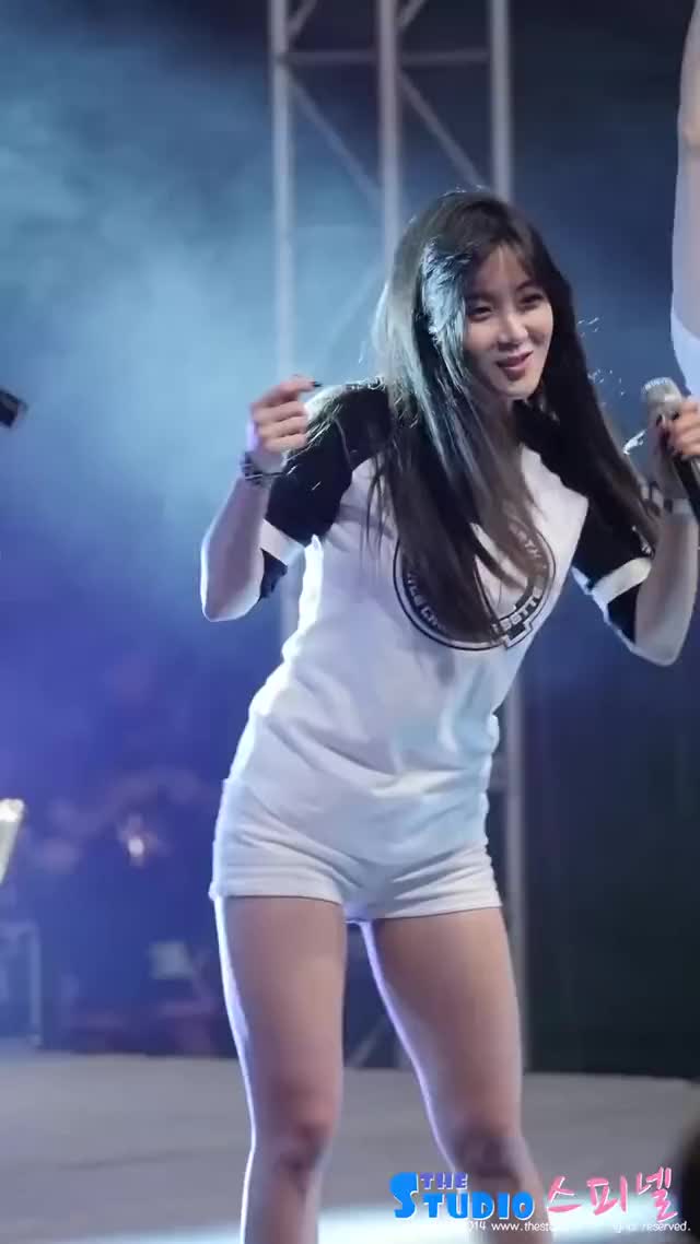 140905 Hyunyoung wink (Night after night) loop