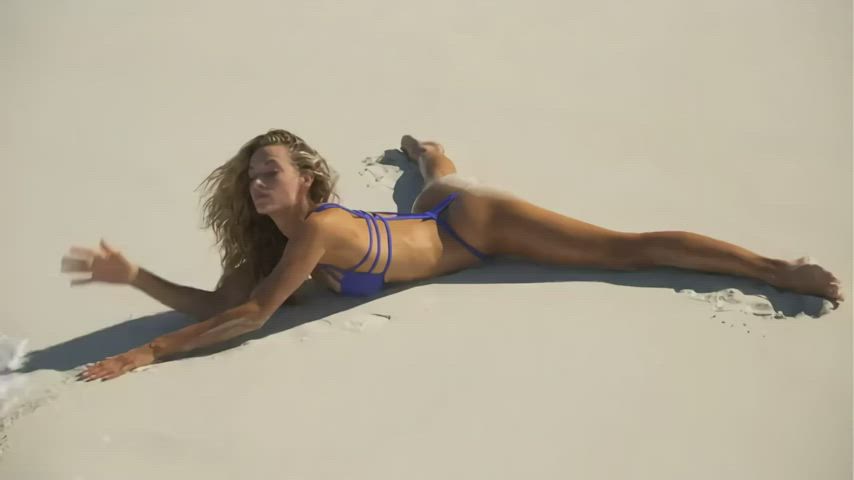 Ass Flexible Hannah Ferguson Legs Model Swimsuit Tanned clip