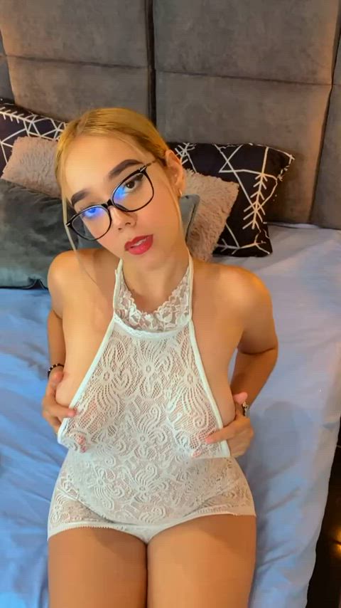 big tits blonde bongacams camsoda cute latina teen tits clip