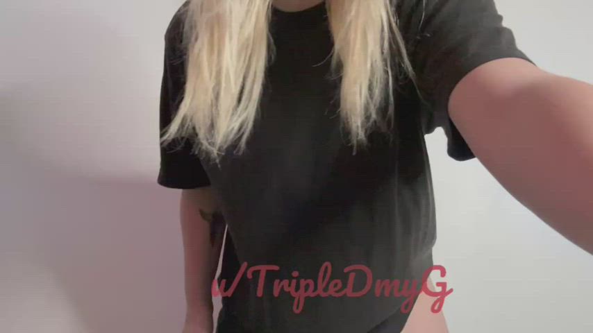 Double titty drop for you today 😘
