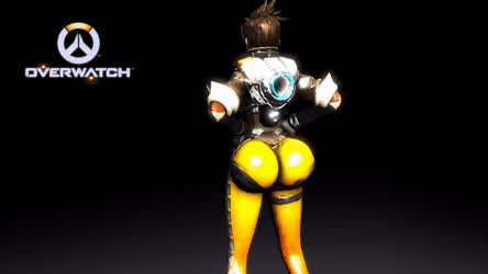 Tracer shows her new butt implants (ilioncrudre)