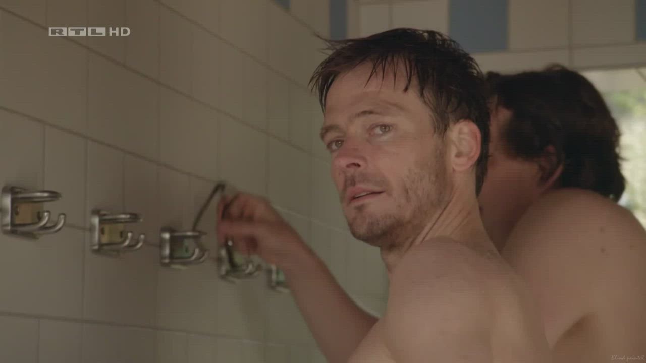 Sauna (Jantje Billker - Männer! Alles auf Anfang S01E02 (DE, 2015))