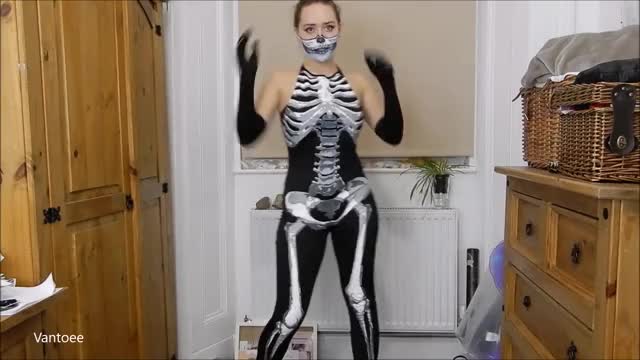 Skeleton Get Ready With Me - Skull Makeup + Outfit