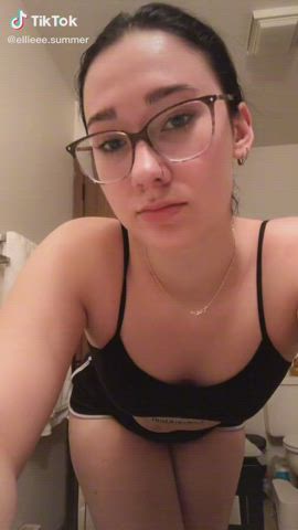 Ass Glasses Shaking Short Hair TikTok Twerking clip