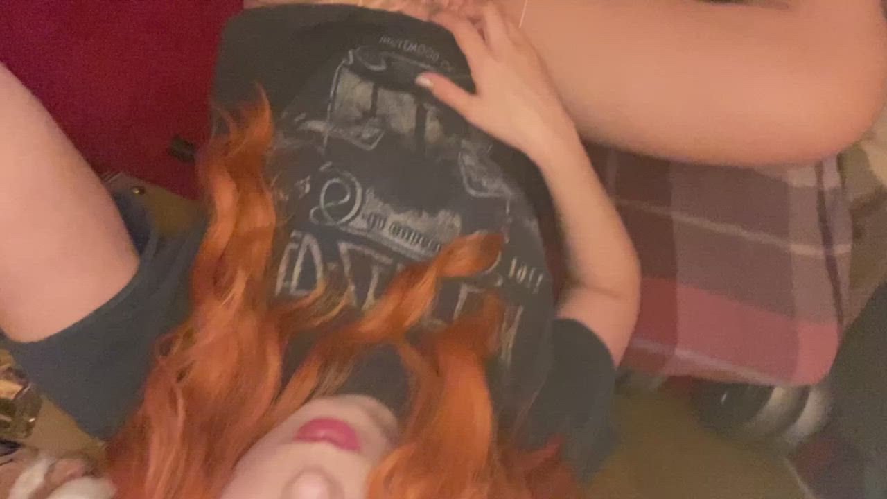 Flashing Nerd Pussy Redhead clip