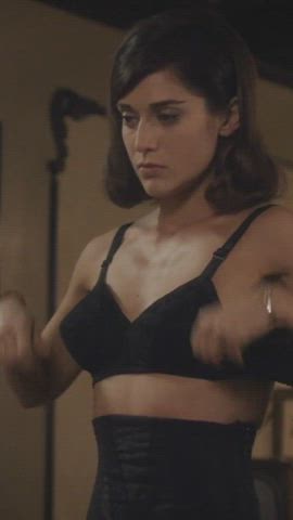 Lizzy Caplan in 'Masters Of Sex'
