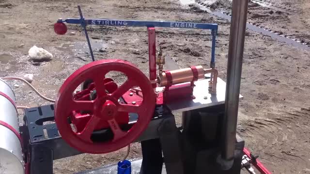 Stirling hot air engine