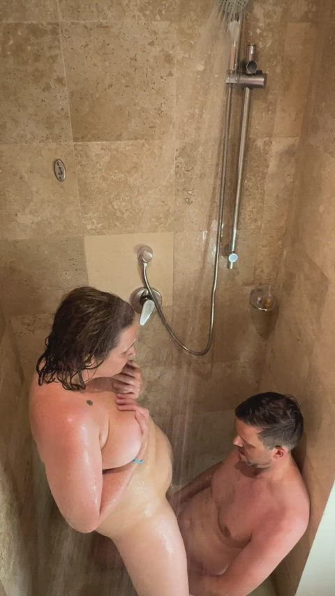 We fucked in the shower, he jizzed on my face and I peed on him 🥰