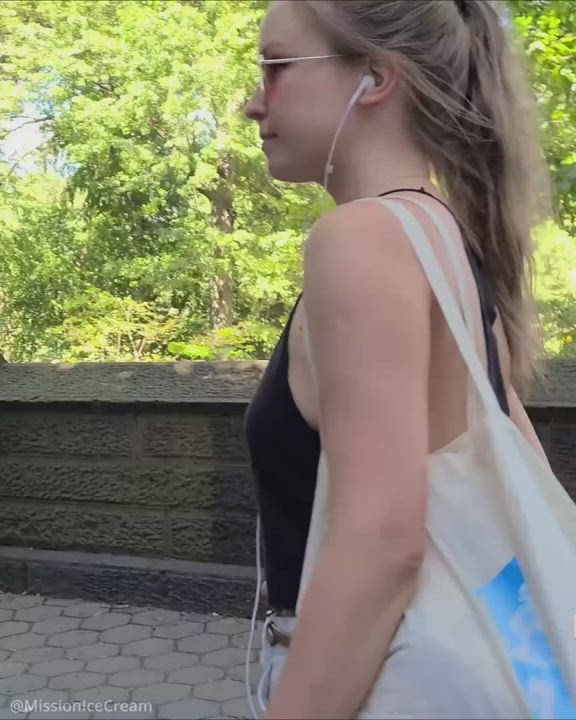 Flashing her breasts in Central Park (Mission Ice Cream) [00:27] [spectator, topless,
