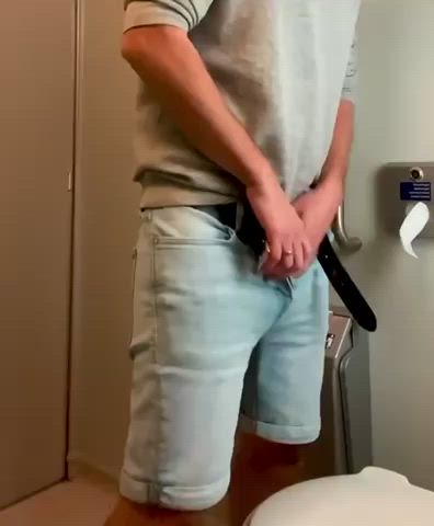 bathroom big dick exhibitionist peeing pissing clip