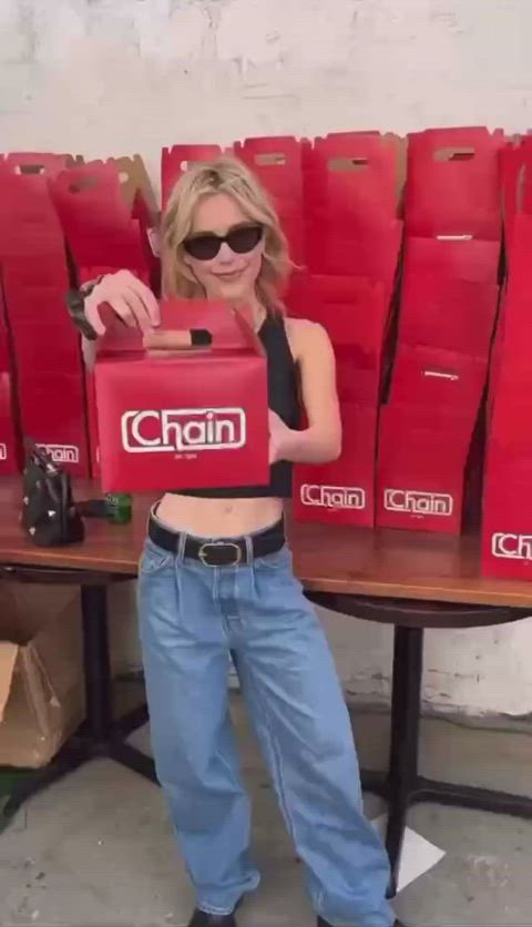 babe belly button blonde kiernan shipka belly clip