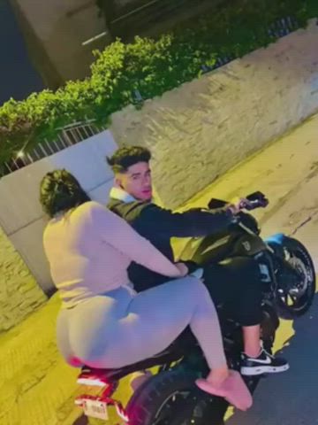 Arab Big Ass Jiggling Public Thick clip