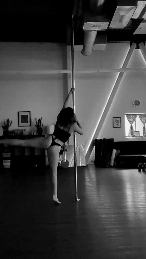 Pole dancing