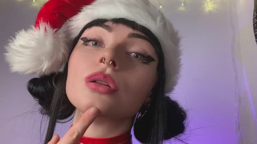 Santa I’ve been a bad girl.. what you’re doing with me now? 🙈🥴