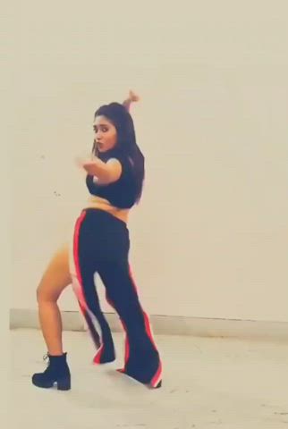 Manisha hot dancing 🥵