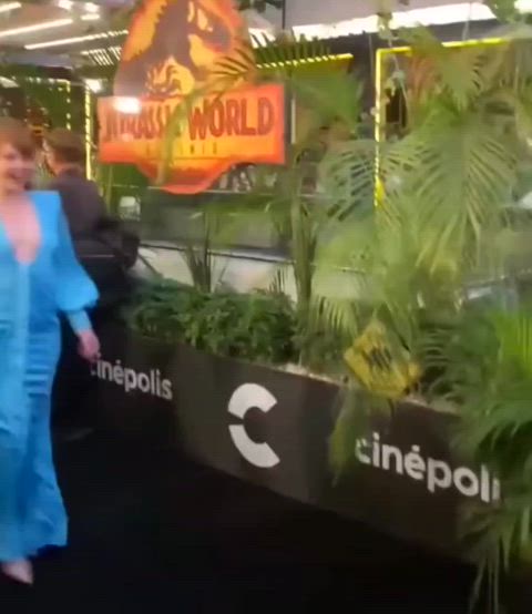 booty bryce dallas howard celebrity dress clip