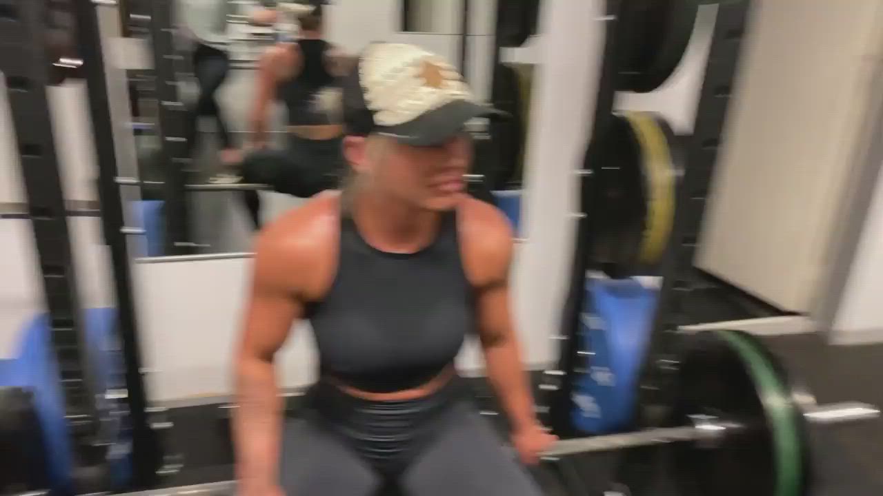 Blonde Fitness Gym Muscular Girl Swedish Workout clip