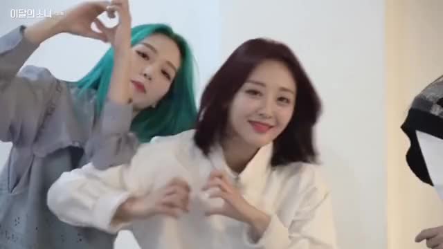 Yves & Gowon LOONA - Teen Vogue Why Not BTS-11