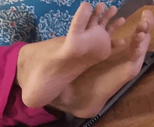 Aunt Candid Cousin Family Feet Feet Fetish Fetish Foot Foot Fetish Spread Toes clip