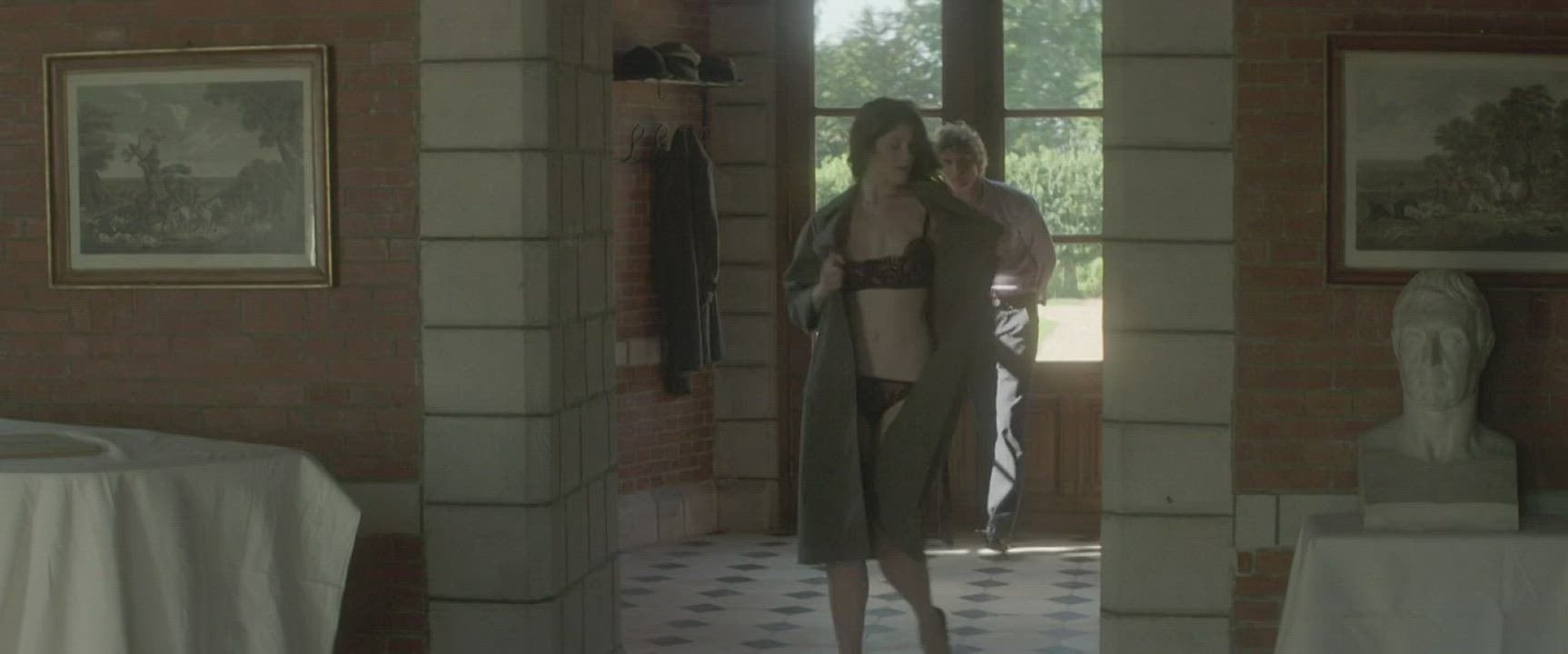 Gemma Arterton nude - Gemma Bovery (2014)