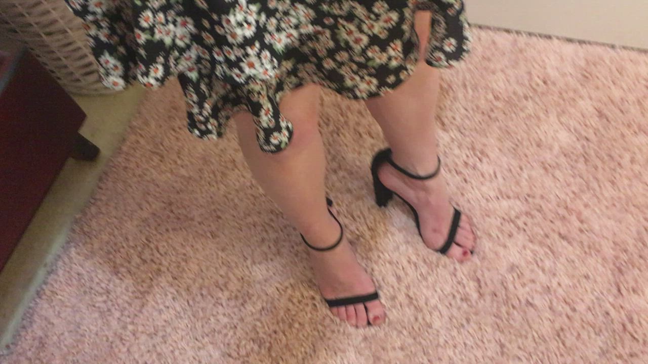 Just a quick peek under my skirt 🙈