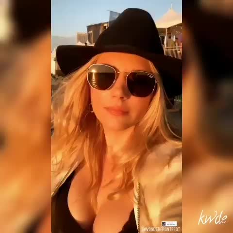 Old insta story of when she was in San Diego ?